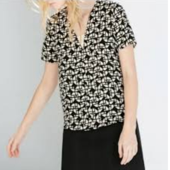 Zara  Geometric Print short sleeve Blouse - Picture 2 of 7